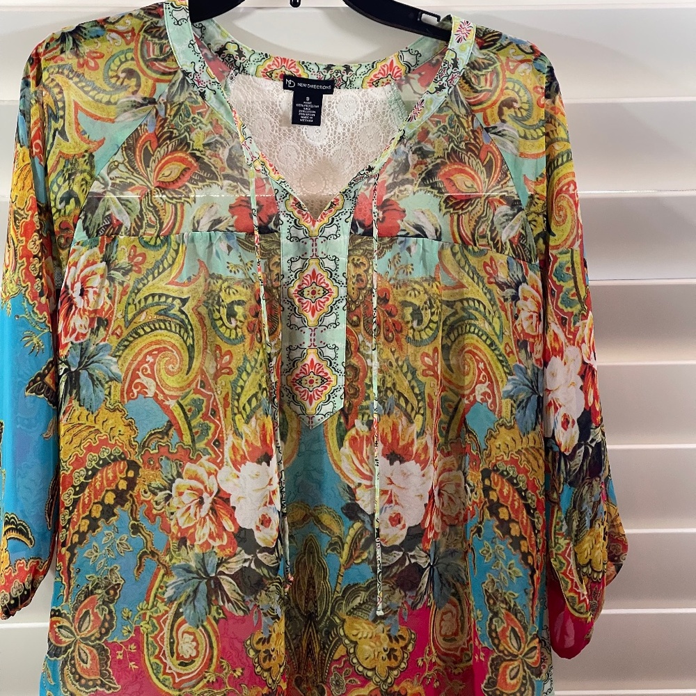 EUC New Directions Ladies Blouse Size S Bohemian Multi print and lace